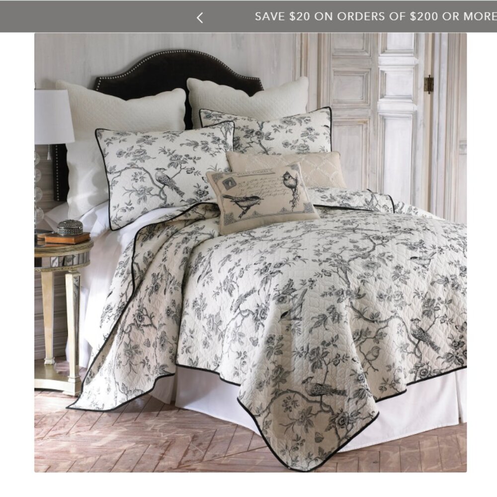 Levtex Black / Cream King Quilt & Shams